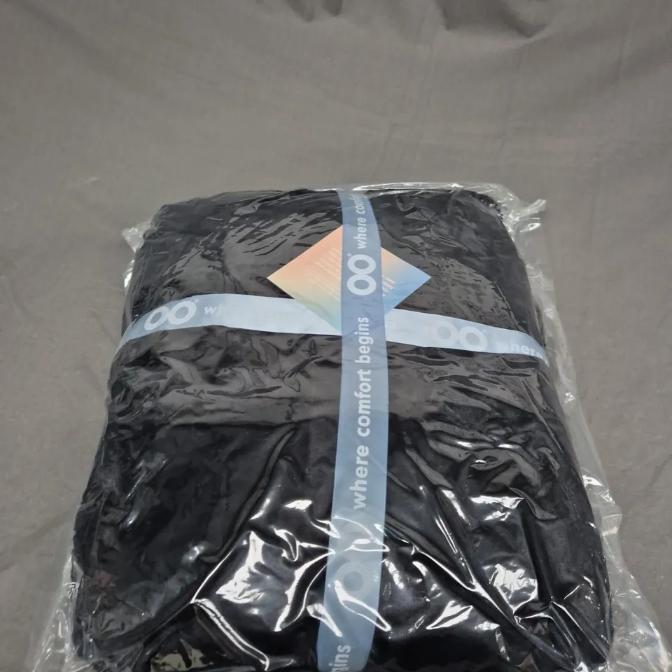 SEALED OODIE OVERSIZED HOODED BLANKET - BLACK