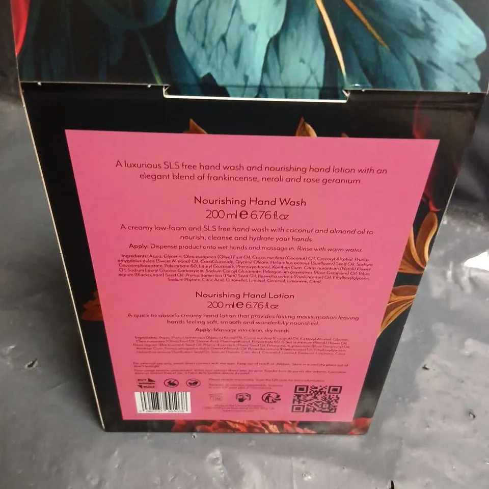 APPROXIMATELY TEN L'ORGANIQ NOURISHING HAND WASH & LOTION GIFT SET – 2 X 200ML