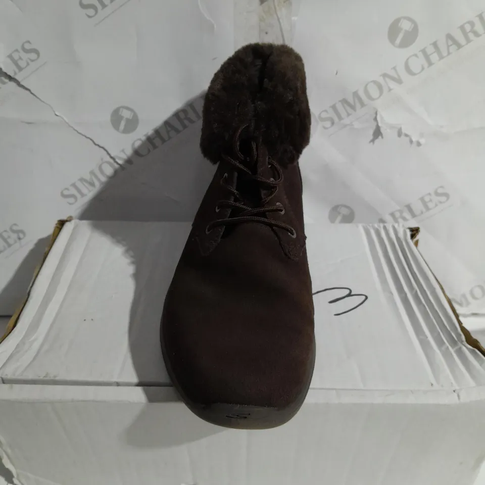 SKECHERS GO WALK STABILITY SUEDE BOOT, CHOCOLATE - SIZE 5