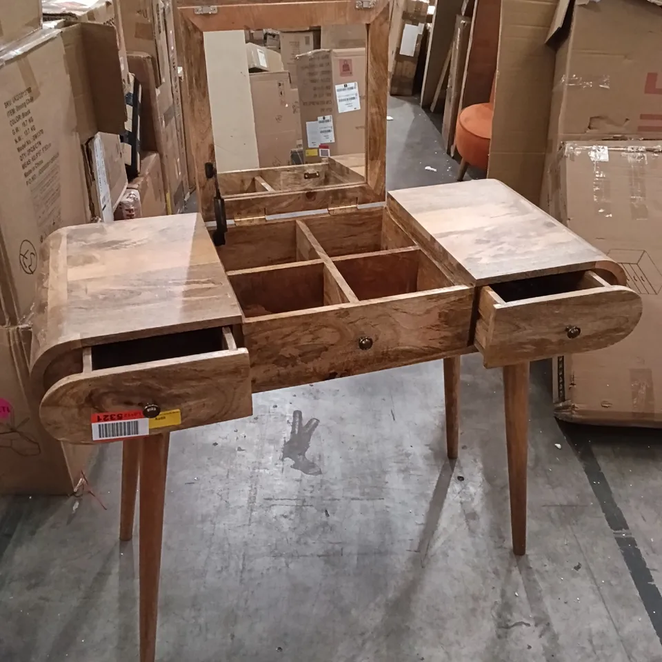 DRESSING TABLE WITH A FLIP-TOP MIRROR