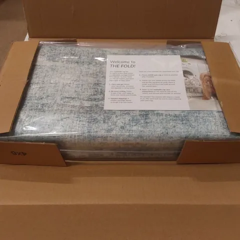 BOXED MINDEN MACHINE WOMEN / POWER LOOMED BLUE RUG - 4 x 6'