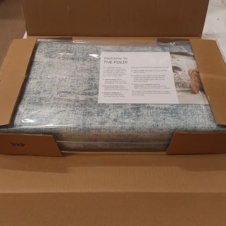 BOXED MINDEN MACHINE WOMEN / POWER LOOMED BLUE RUG - 4 x 6'