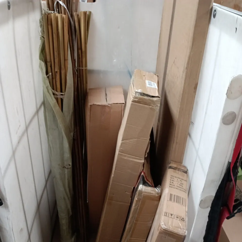 LOT OF APPROXIMATELY 15 ASSORTED HOUSEHOLD ITEMS TO INCLUDE TOWER COOLING FAN, BAMBOO RODS AND BUGGY BOARD