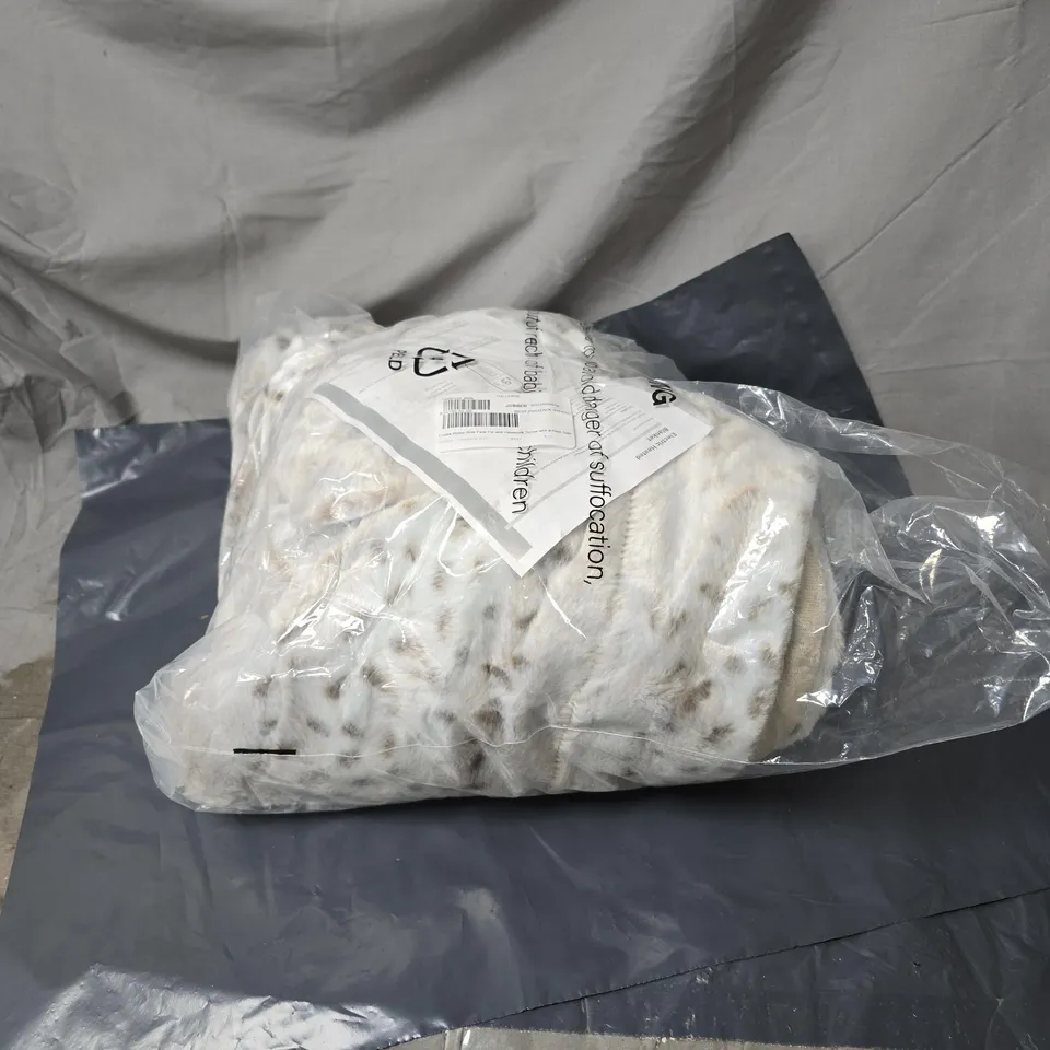 COZEE HOME PRINT FAUX FUR 9 HEAT SETTINGS THROW