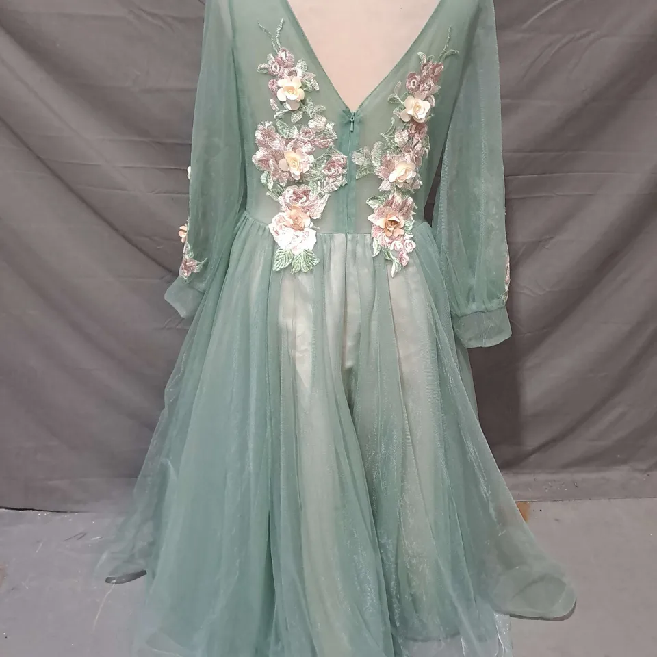 VEAL EMBROIDERED FLORAL SHEER PROM DRESS IN FAIRY GREEN SIZE UNSPECIFIED