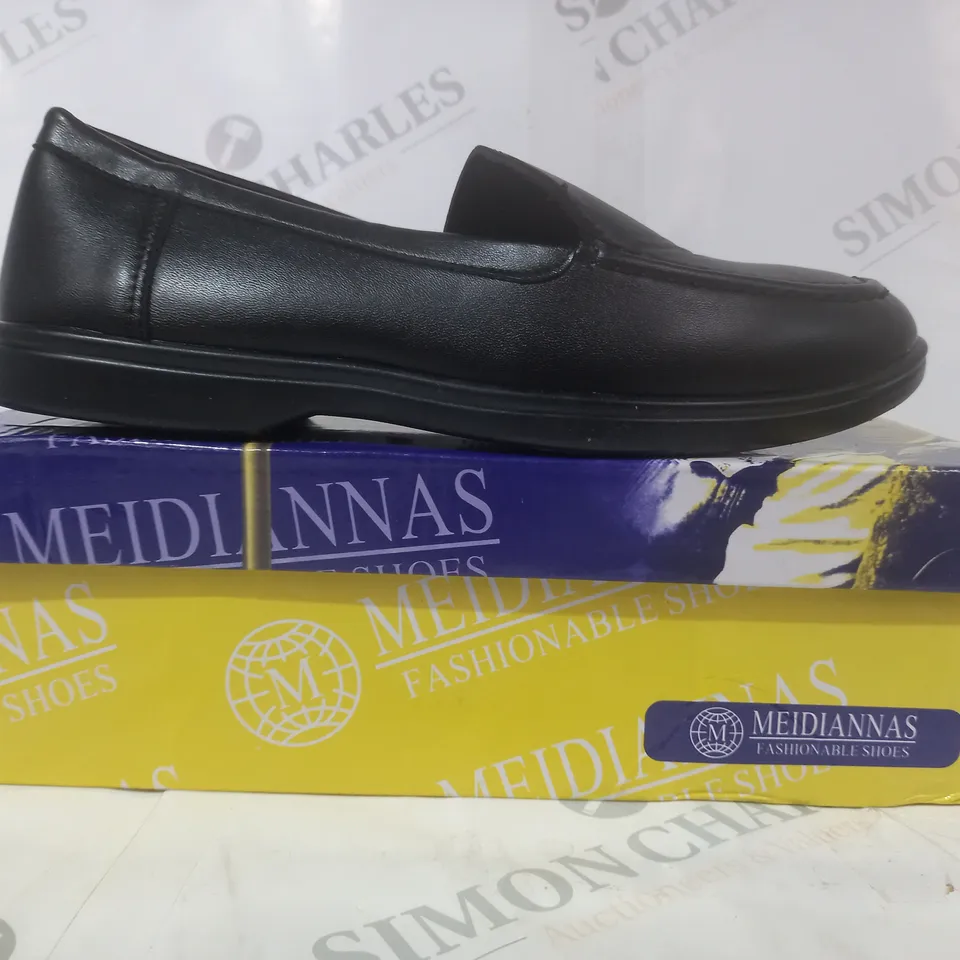 BOXED PAIR OF MEIDIANNAS SLIP-ON SHOES IN BLACK UK SIZE 6