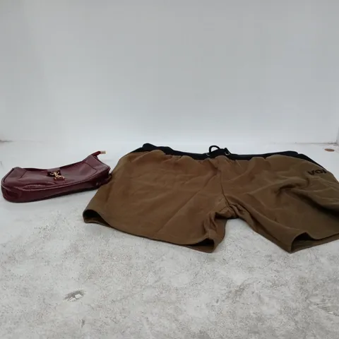 BOX OF APPROXIMATELY 25 ASSORTED CLOTHING ITEMS TO INCLUDE VOI JEANS SHORTS, SMALL BAG ETC