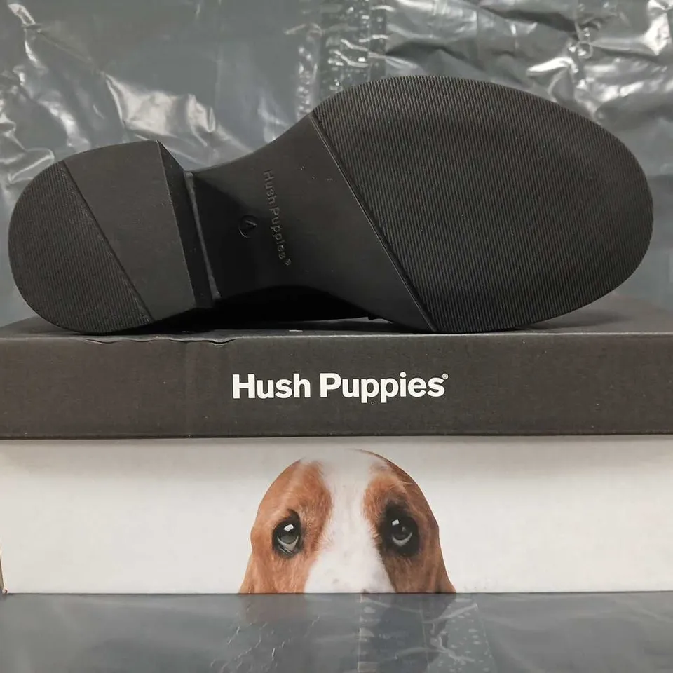 BOXED PAIR OF HUSH PUPPIES ADELAIDE SHOES IN BLACK SIZE UK 4