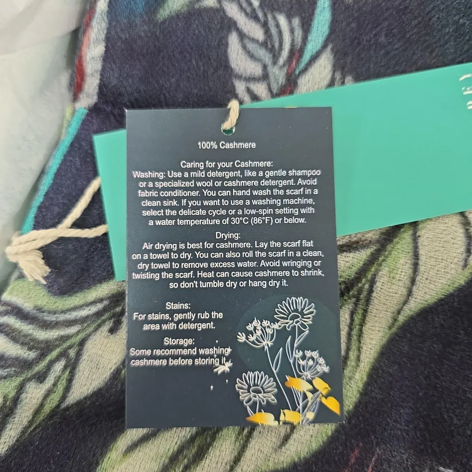 LA MAREY 100% CASHMERE SCARF – FLORAL NAVY PRINT