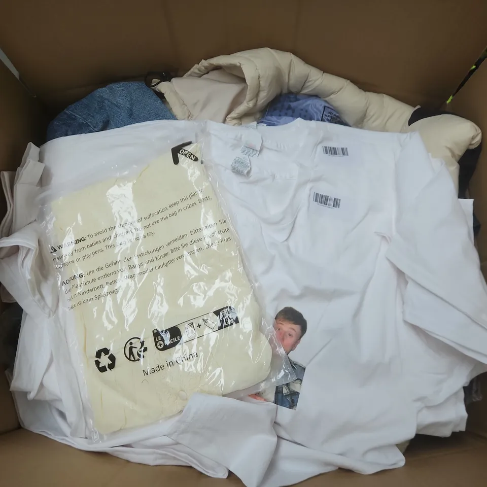 LARGE BOX OF APPROXIMATELY 25 ASSORTED CLOTHING ITEMS IN VARIOUS COLOURS, STYLES AND SIZES - COLLECTION ONLY