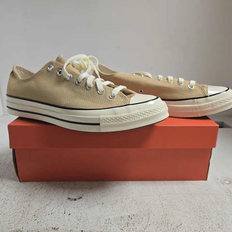 BOXED PAIR OF CONVERSE SHOES IN SAND SIZE UK 11