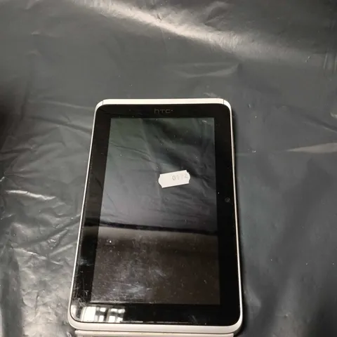 HTC TABLET  – SILVER BACK WITH WHITE CAMERA MODULE 