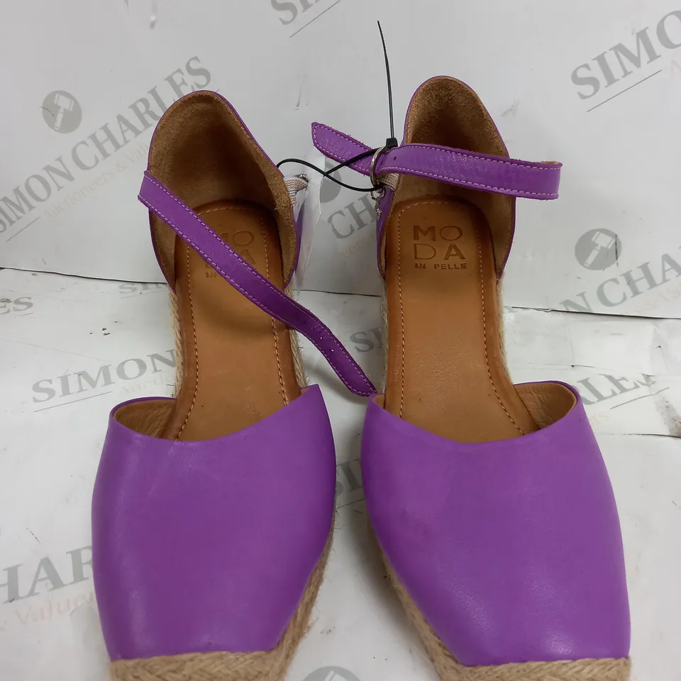 PAIR OF MODA IN PELLE GALIANA WEDGE PURPLE SIZE 6