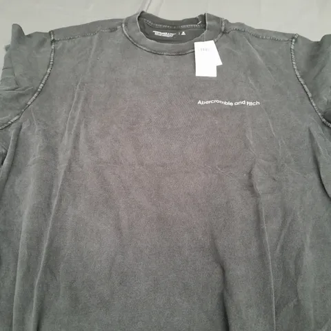 ABERCROMBIE & FITCH VINTAGE INSPIRED FIT IN WASHED BLACK - MEDIUM