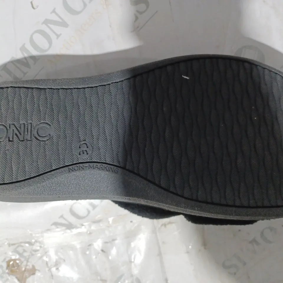 BOXED PAIR OF VIONIC INDULGE RELAX SLIPPERS UK SIZE 3