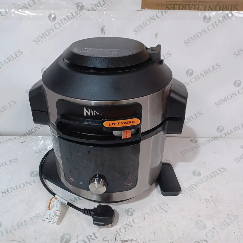 BOXED NINJA FOODI MAX SMARTLID 7.5L MULTI COOKER & AIR FRYER