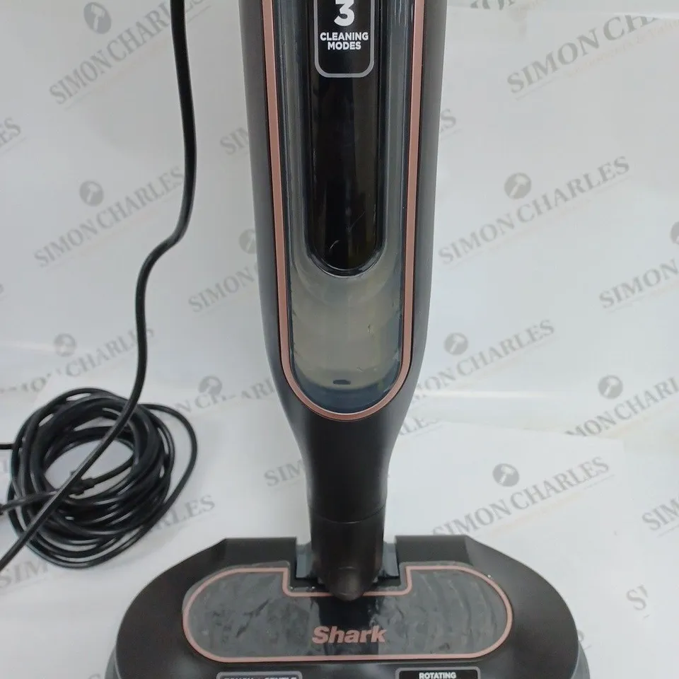 BOXED SHARK STEAM SCRUBBER WITH STEAM BLAST S7201