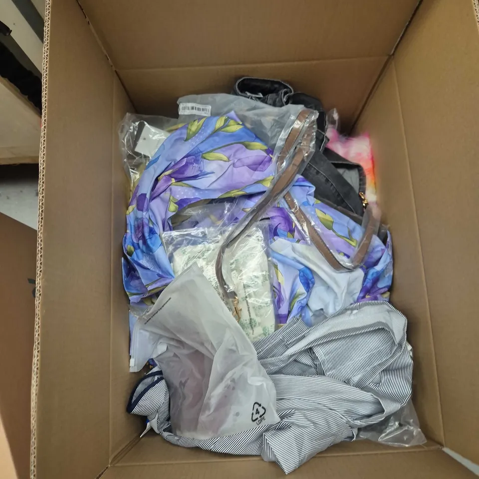 BOX OF APPROXIMATELY 25 ASSORTED CLOTHING TO INCLUDE: ACICS PACKABLE VEST