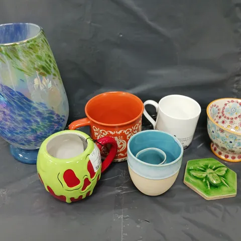 APPROXIMATELY 8 ASSORTED POTTERY PRODUCTS FROM VARIOUS MAKERS - COLLECTION ONLY