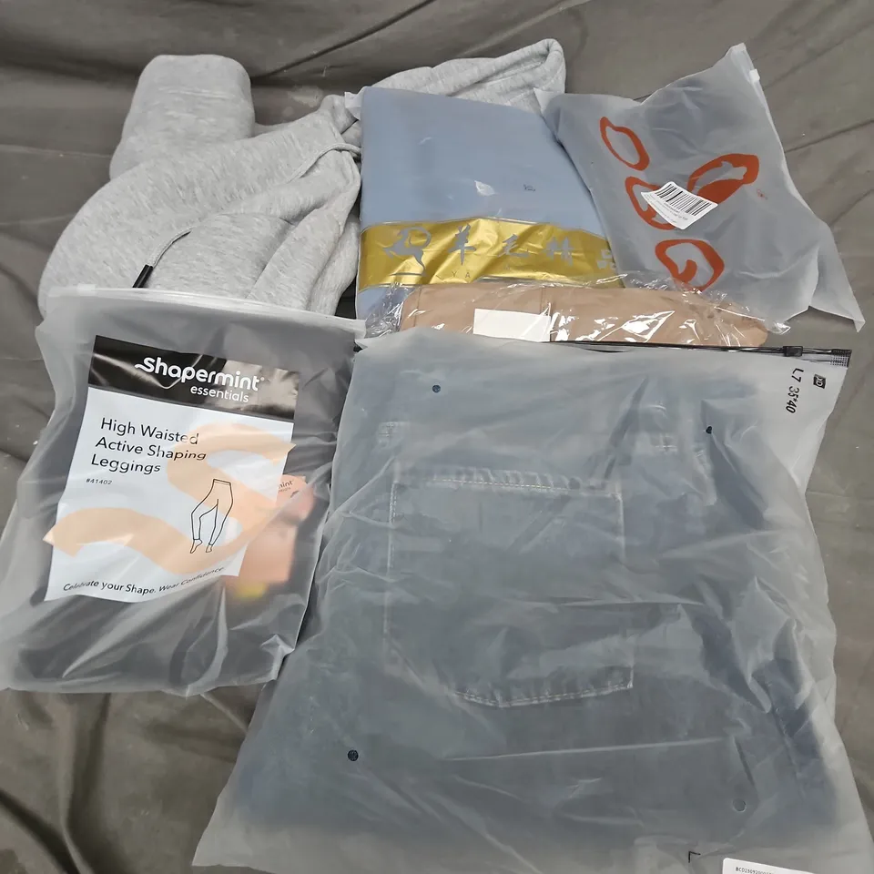 APPROXIMATELY 30 ASSORTED CLOTHING ITEMS IN VARIOUS SIZES, STYLES & COLOURS TO INCLUDE BRANDS SUCH AS SHAPERMINT, TOAST, OQQ, ETC - COLLECTION ONLY