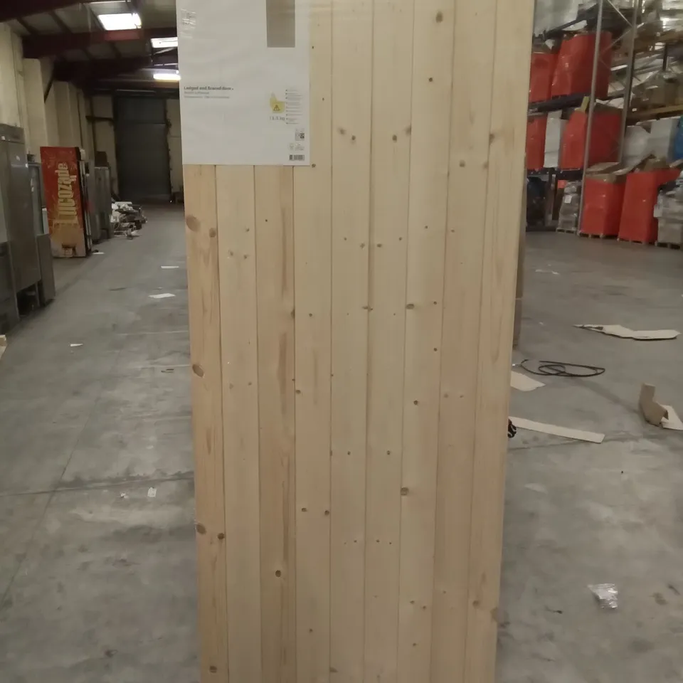 PACKAGED 1981 X 761MM NORDIC SOFTWOOD LEDGED AMD BRACED DOOR 40MM