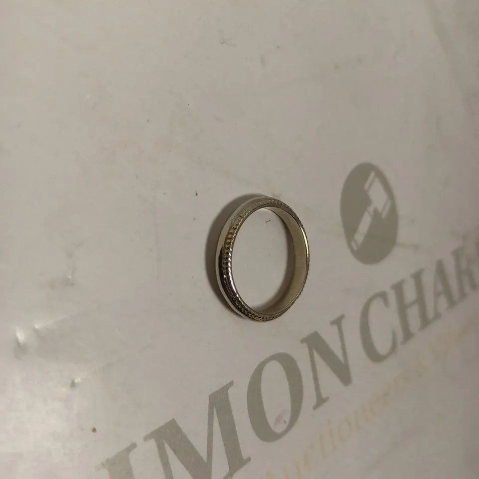 WOMENS SILVER RING