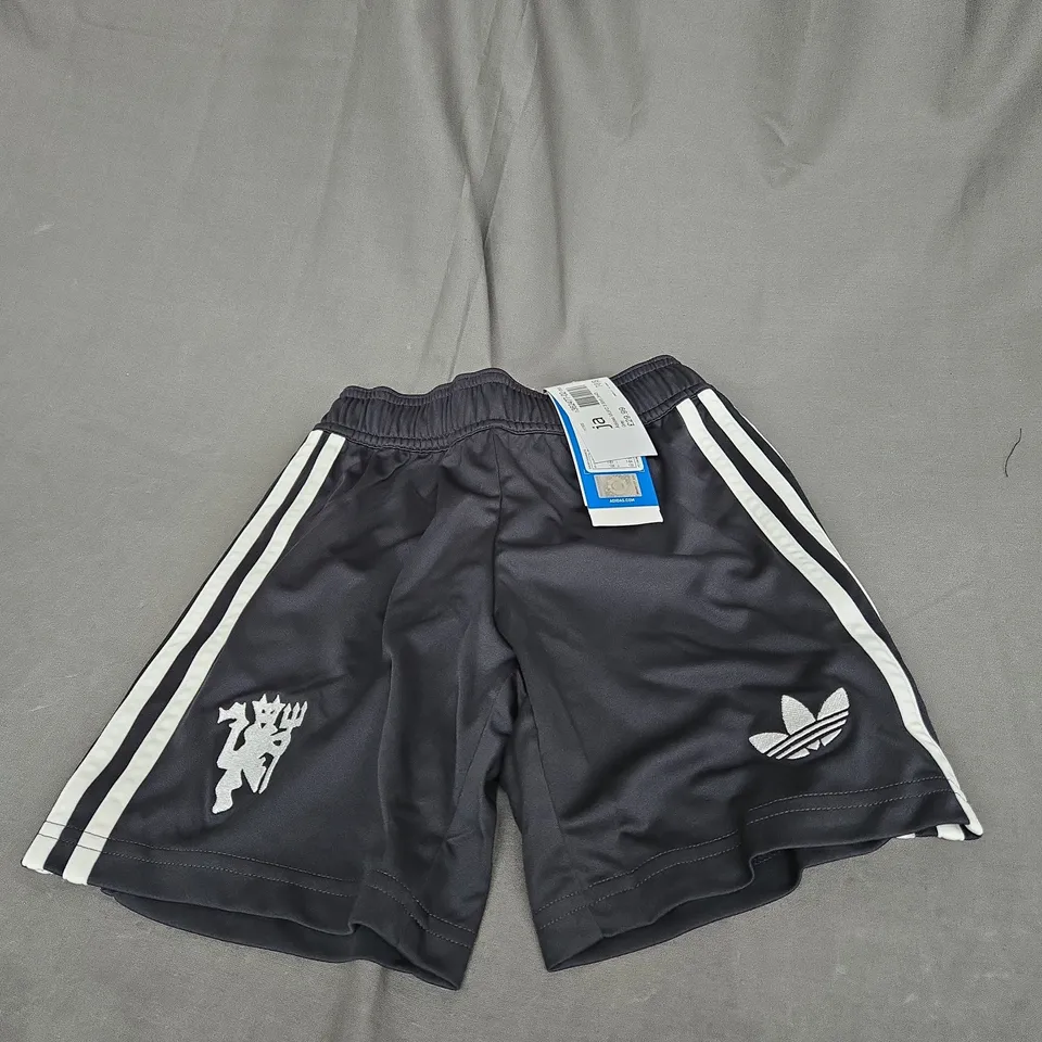 ADIDAS MANCHESTER UNITED SHORTS - KIDS SIZE 7-8 YEARS