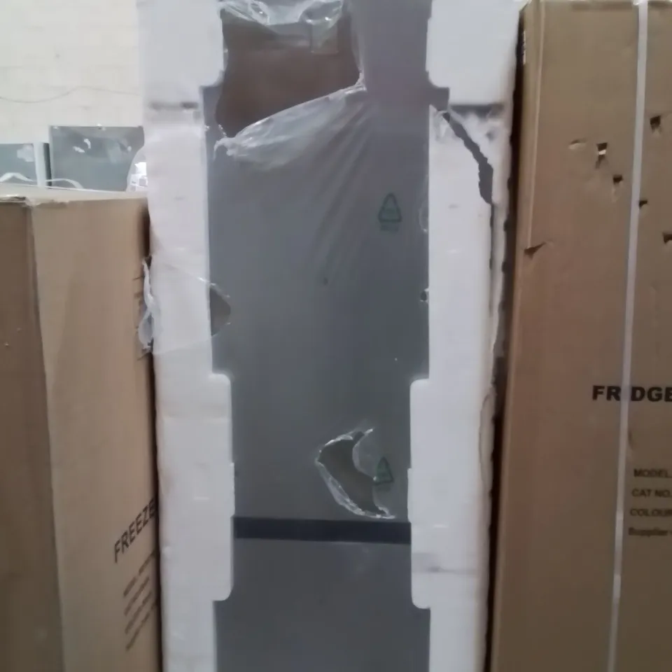 BAGGED HISENSE PUREFLAT RB5P410SACCUK SMART 70/30 FRIDGE FREEZER - SILVER