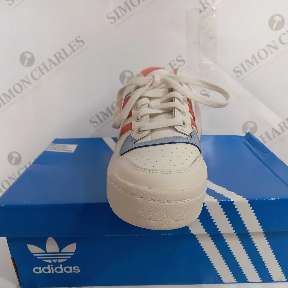 BOXED ADIDAS FORUM BOLD STRIPES WOMENS - UK 5 1/2