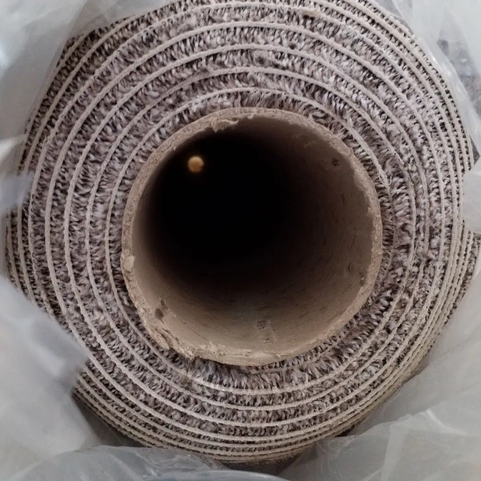 ROLL OF QUALITY B.SS HERITAGE HEATHERS ELITE 765 STONE BEIGE CARPET APPROXIMATELY 3.45×5M