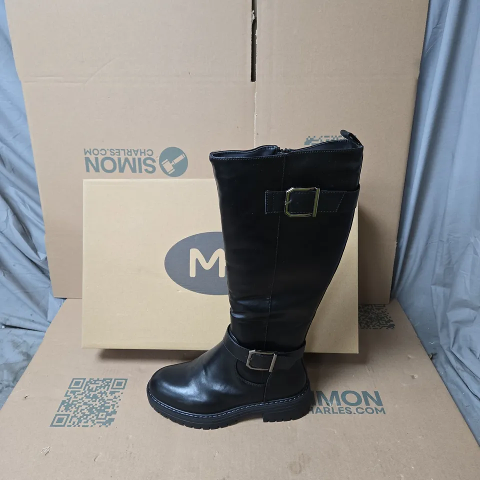 NEVER BE THE SAME WOMEN'S BLACK KNEE-HIGH LEATHER BOOTS WITH BUCKLE DETAIL AND SIDE ZIP – BOXED - UK SIZE 6 