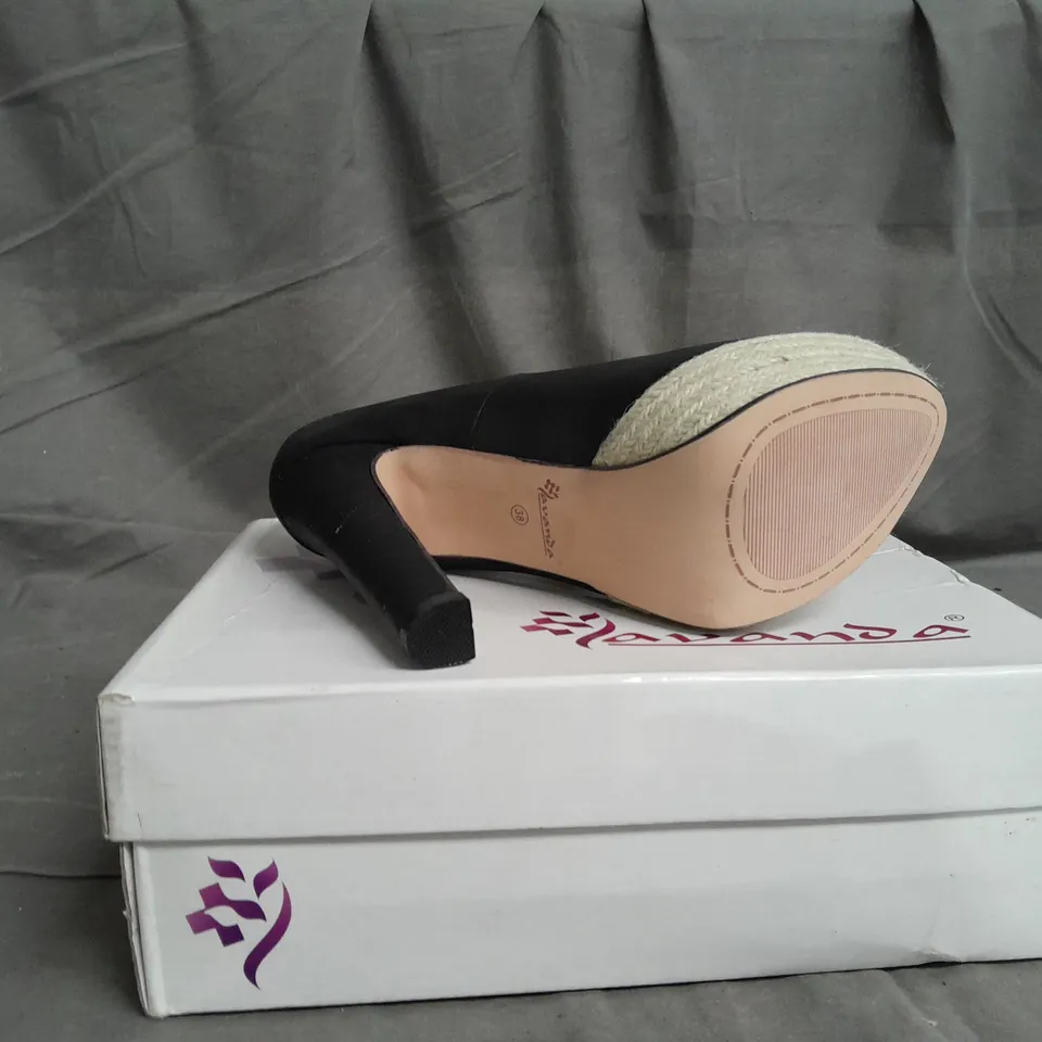 APPROXIMATELY 10 BOXED PAIR OF BLACK HEELED OPEN TOE SHOES IN VARIOUS SIZES TO INCLUDE SIZE 38EU 