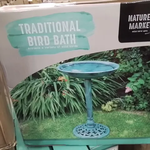 BOXED TRADITIONAL BIRD BATH