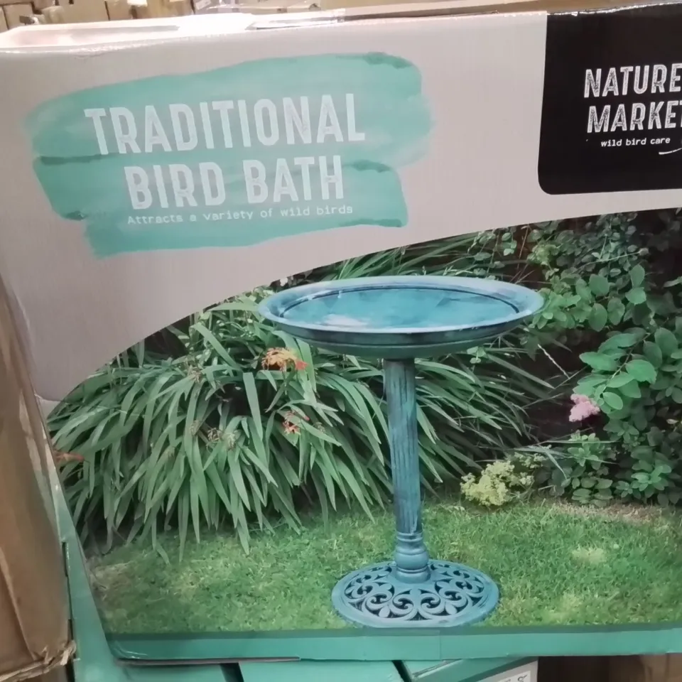 BOXED TRADITIONAL BIRD BATH