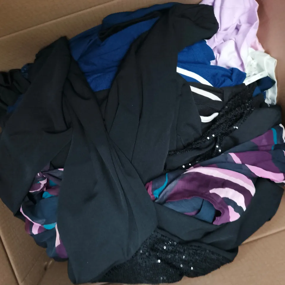 APPROXIMATELY 40 ASSORTED CLOTHING ITEMS IN VARIOUS SIZES, STYLES & COLOURS TO INCLUDE BRANDS SUCH AS RUTH LANGSFORD, KIM&CO, DANNII MINOGUE, ETC - COLLECTION ONLY