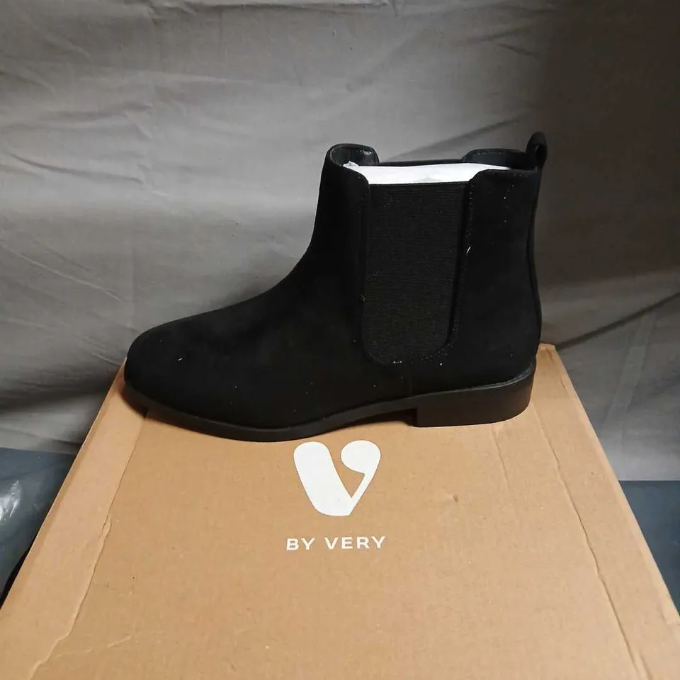 BY VERY WOMEN'S BLACK SUEDE CHELSEA BOOTS – ANKLE BOOTS, BOXED SIZE 4