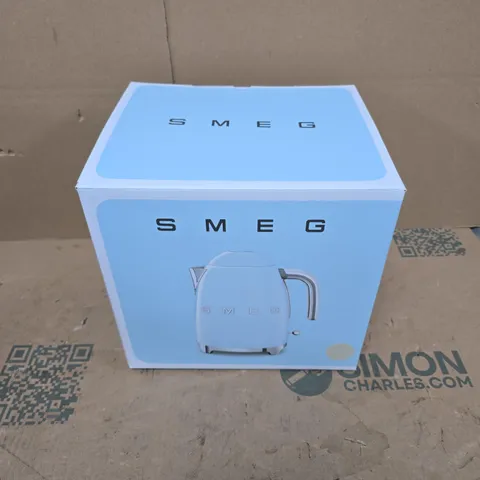 BOXED SMEG 50'S STYLE ELECTRIC KETTLE IN CREAM