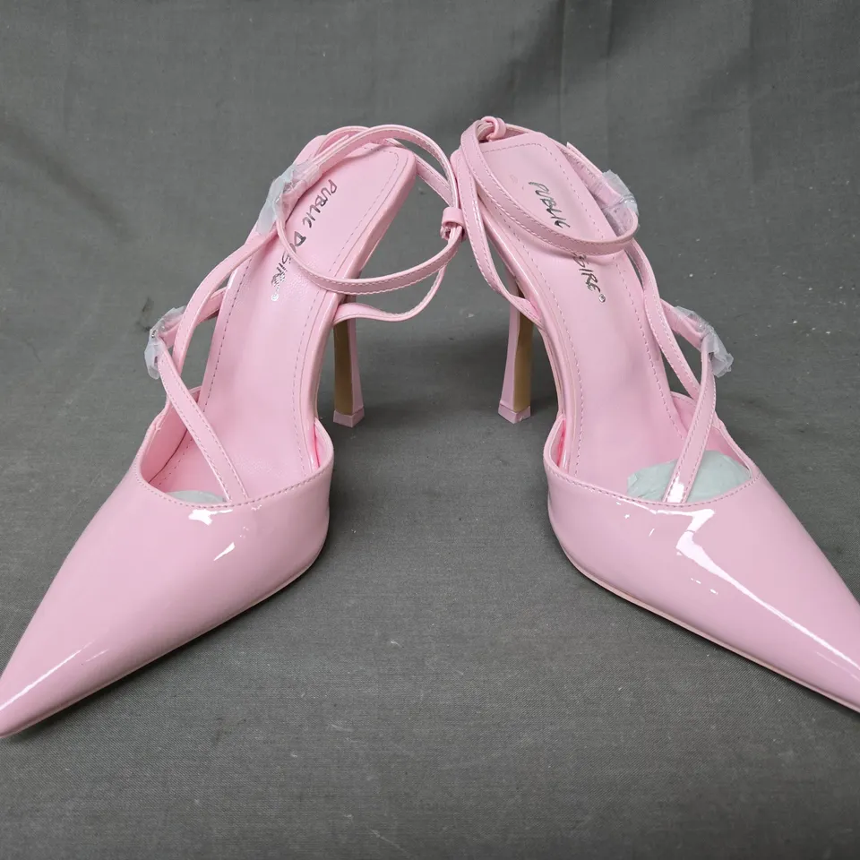 BOXED PAIR OF PUBLIC DESIRE POINTED TOE HEELED SHOES IN PINK UK SIZE 6