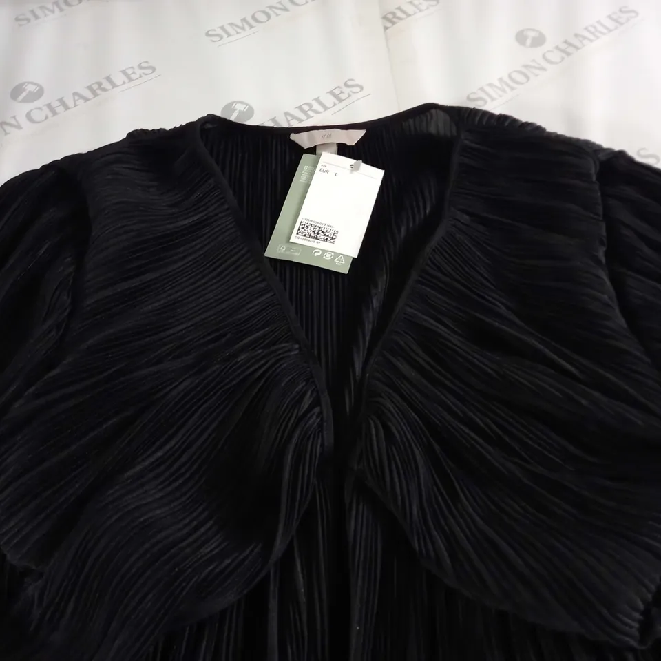 H&M BLACK SLEEVED DRESS - EUR L
