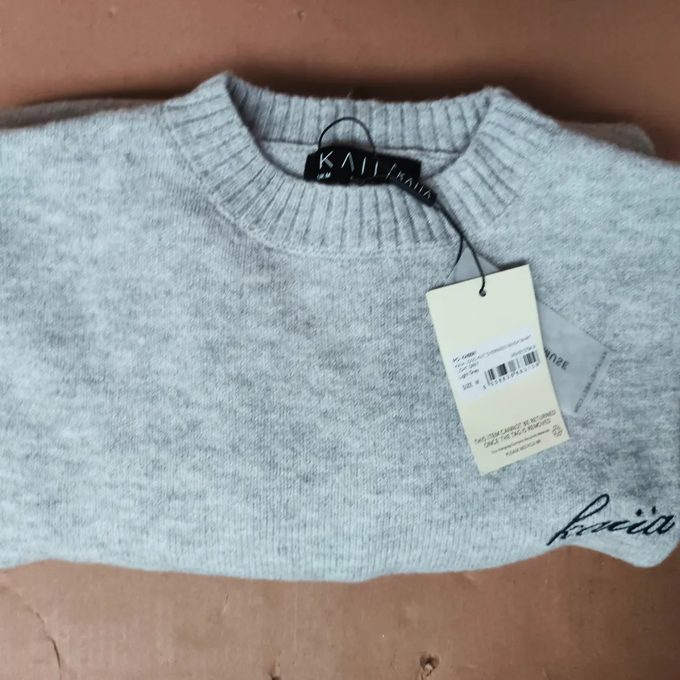 KAIIA LOGO KNIT OVERSIZED SWEATSHIRT IN LIGHT GREY SIZE MEDIUM