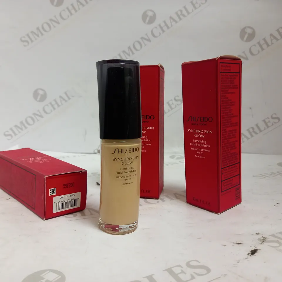 LOT OF APPROX 3 BOXED SHISEIDO SYNCHRO SKIN GLOW FLUID FOUNDATION