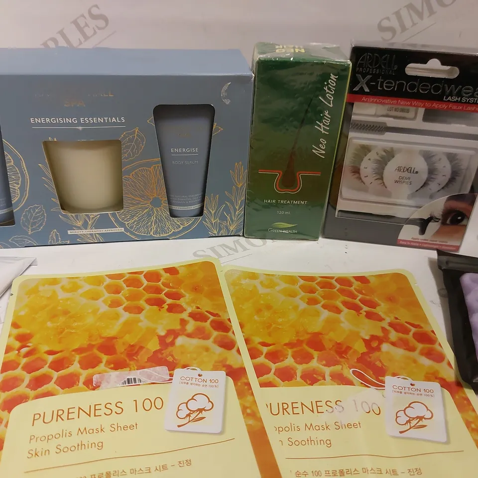 BOX OF APPROX 15 COSMETIC ITEMS TO INCLUDE RAGDALE HALL SPA SET, TONYMOLY SHEET MASK, ARDELL X-TENDEDWEAR LASH SYSTEM