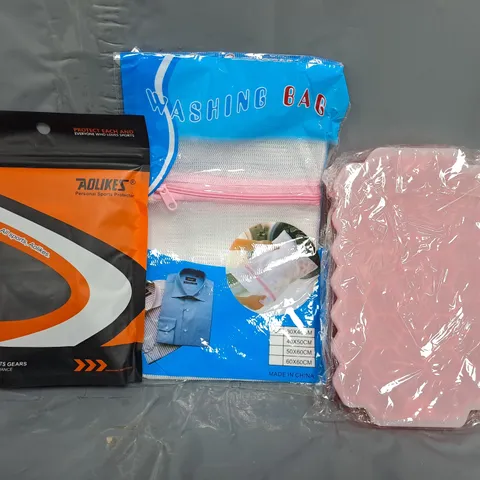 APPROXIMATELY 10 ASSORTED HOUSEHOLD ITEMS TO INCLUDE WASHING BAG, ETC