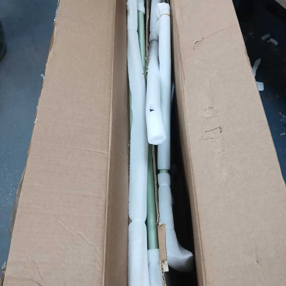 BOXED METAL GREEN BENCH