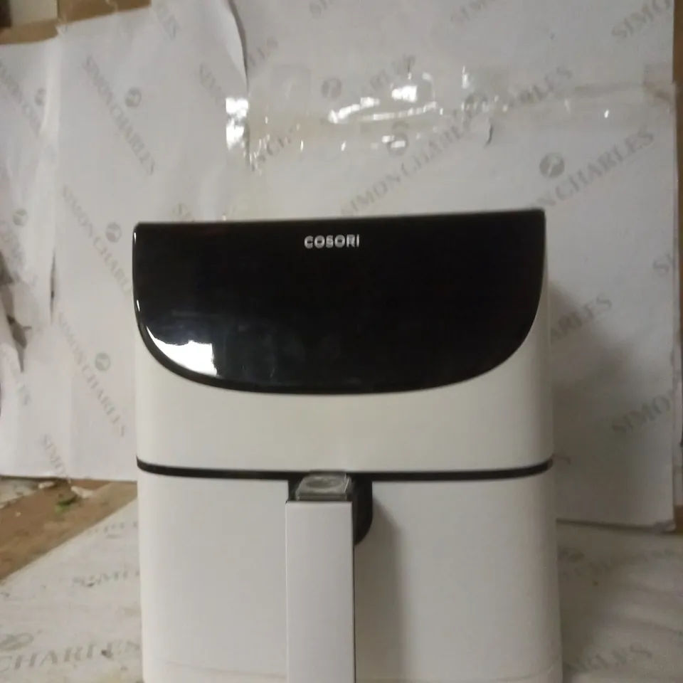 COSORI AIR FRYER 1700W MAX XXL 5.5L DIGITAL TOUCHSCREEN - WHITE