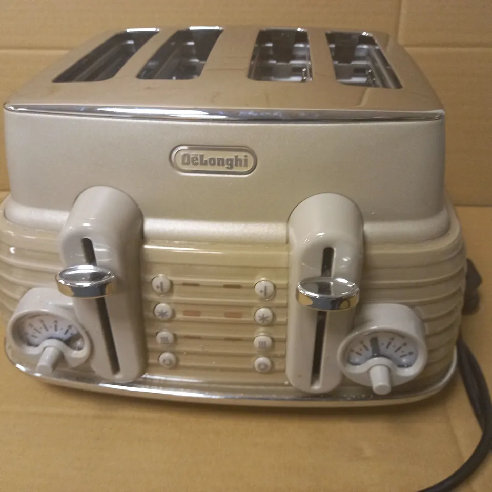DE'LONGHI SCOLPITO 4 SLOT TOASTER