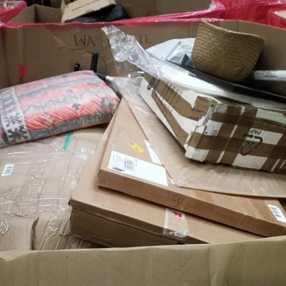 PALLET CONTAINING ASSORTED PRODUCTS INCLUDING HEAVY BOXING BAG, TRAMPOLINE, WHEELCHAIR RAMP, VACUUM STAND & STRAIGHT TOWEL RAIL