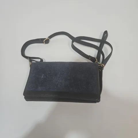 CELTIC & CO LEATHER CROSSBODY BAG