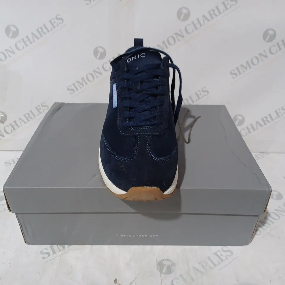 BOXED VIONIC TRAINERS IN NAVY SIZE 8