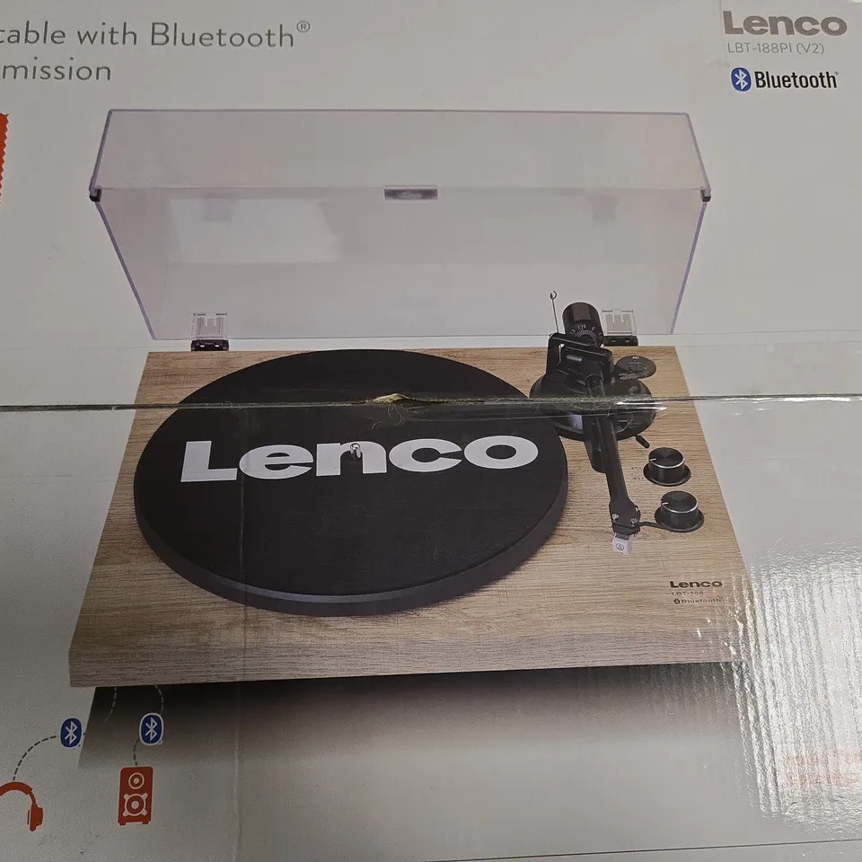 TURNTABLE WITH BLUETOOTH TRANSMISSION